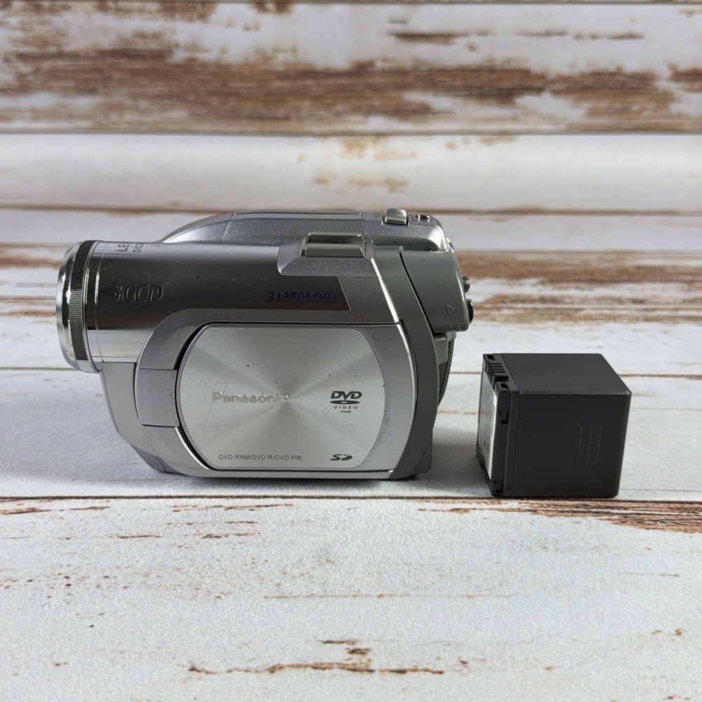 Panasonic VDR-D300 DVD Video Camera Silver Tested Works Battery No Charger